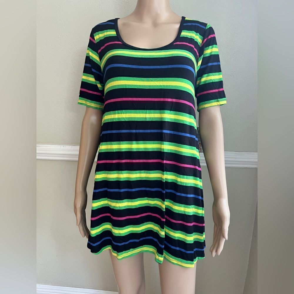 LULAROE PERFECT TEE SIZE EXTRA SMALL 